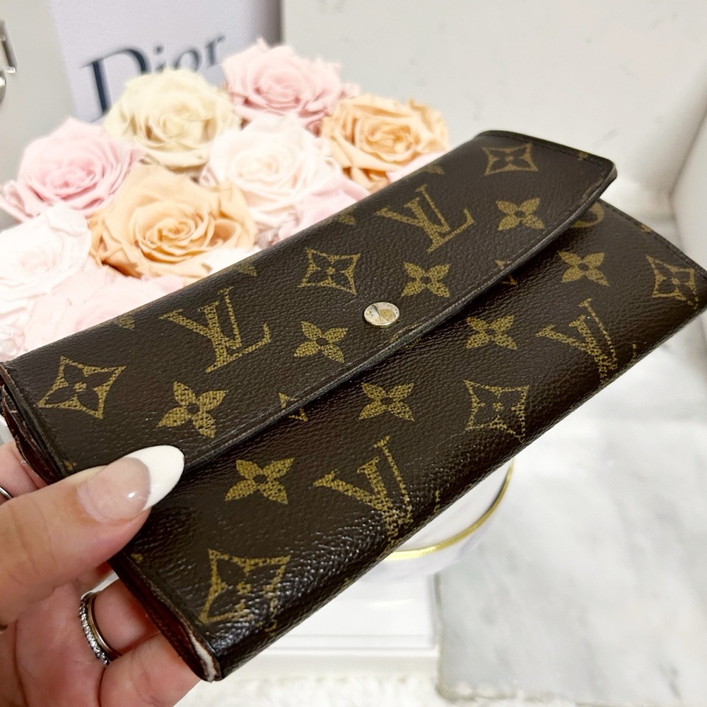 Authentic Louis Vuitton Classic Monogram Vintage Continental Sarah Wallet - Picture 12 of 13